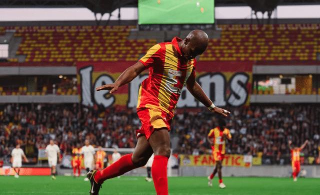 滑跪庆祝 滑跪庆祝