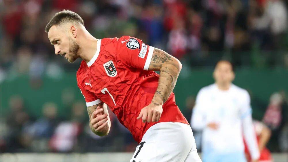 他还在本场, 在本场比赛 他还在本场, 在本场比赛